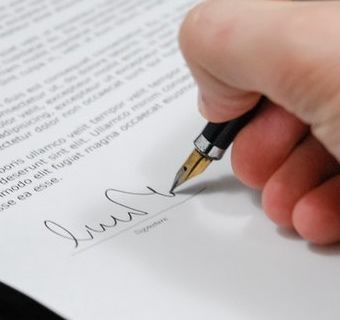 sign-pen-business-document-48148 (2)